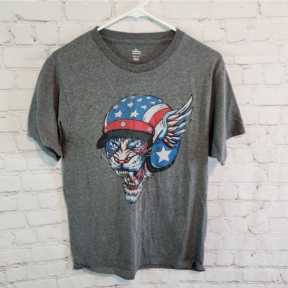 Men's Way to Celebrate Patriotic shirt, size Medium